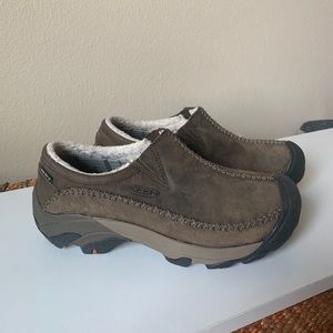 keen moccasins